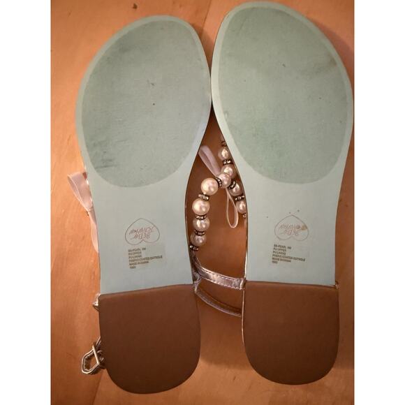 Betsey Johnson Poppi Flat Sandal Blue Soles Silver White Pearls Bridal 8 - Picture 3 of 4